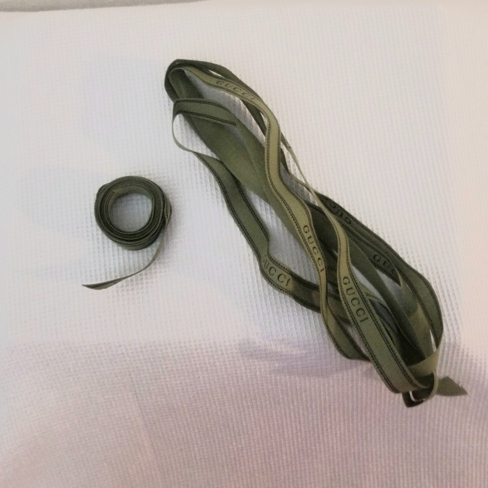 2 Gucci Ribbons - Picture 2 of 2